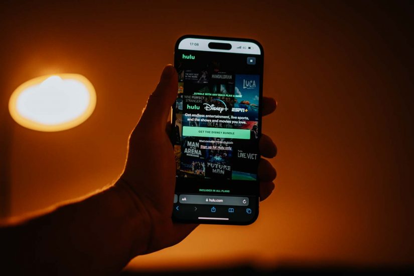 如何在南韩获得Hulu，只需两步骤  1. **使用VPN** 
 首先，选择一个可靠的VPN服务，并将其安装在你的设备上。连接到美国的伺服器，这样你就可以获得美国IP地址。  2. **注册Hulu帐号** 
 接下来，前往Hulu的官网，使用你刚获得的美国IP地址注册帐号，并选择订阅你需要的服务计划。完成后，你就可以在南韩享受Hulu的精彩内容了。